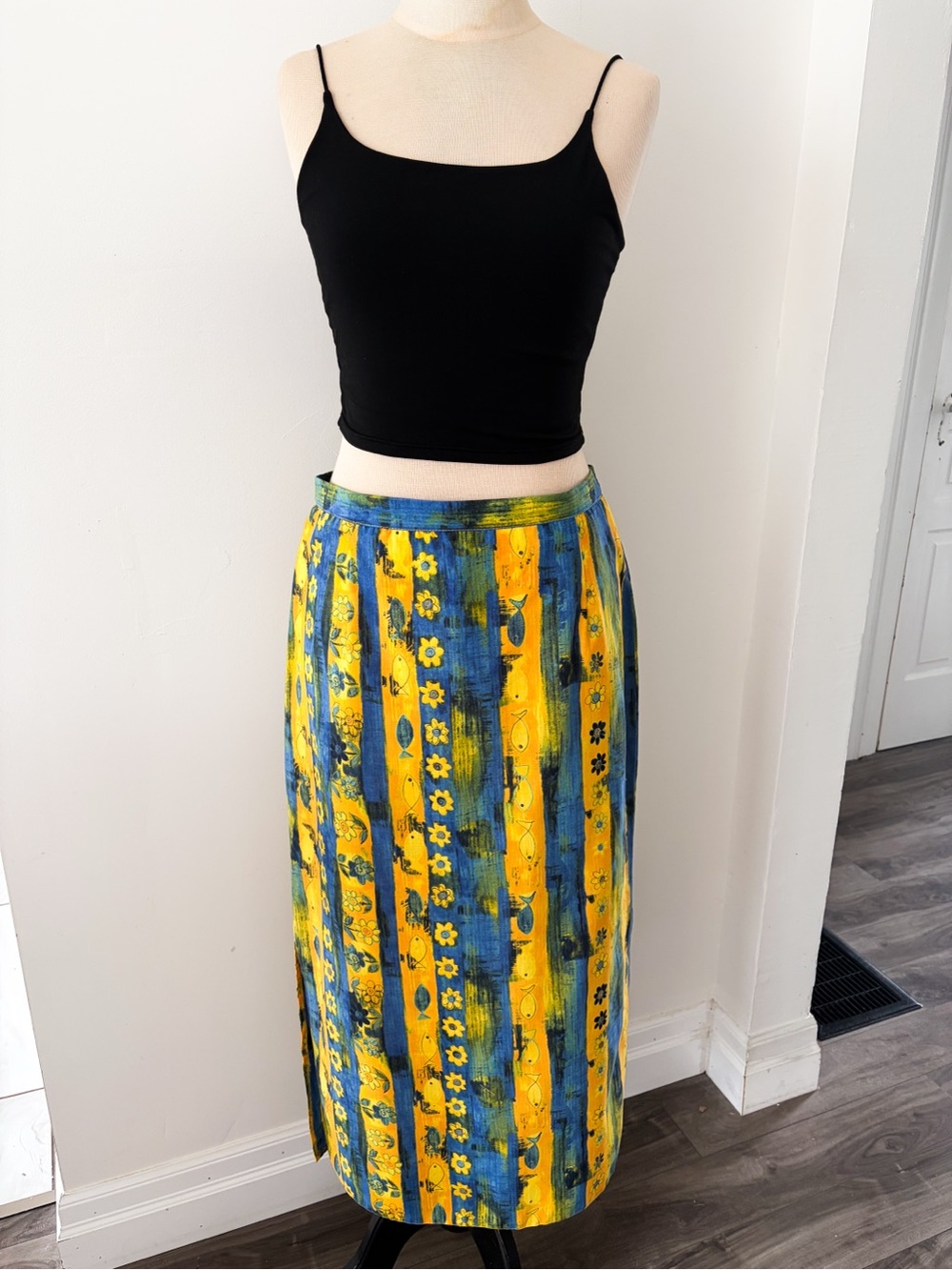 Vintage AGMIR Fish & Floral Print Maxi Skirt, Size L (32” W) – Made in Europe - Picture 6 of 12